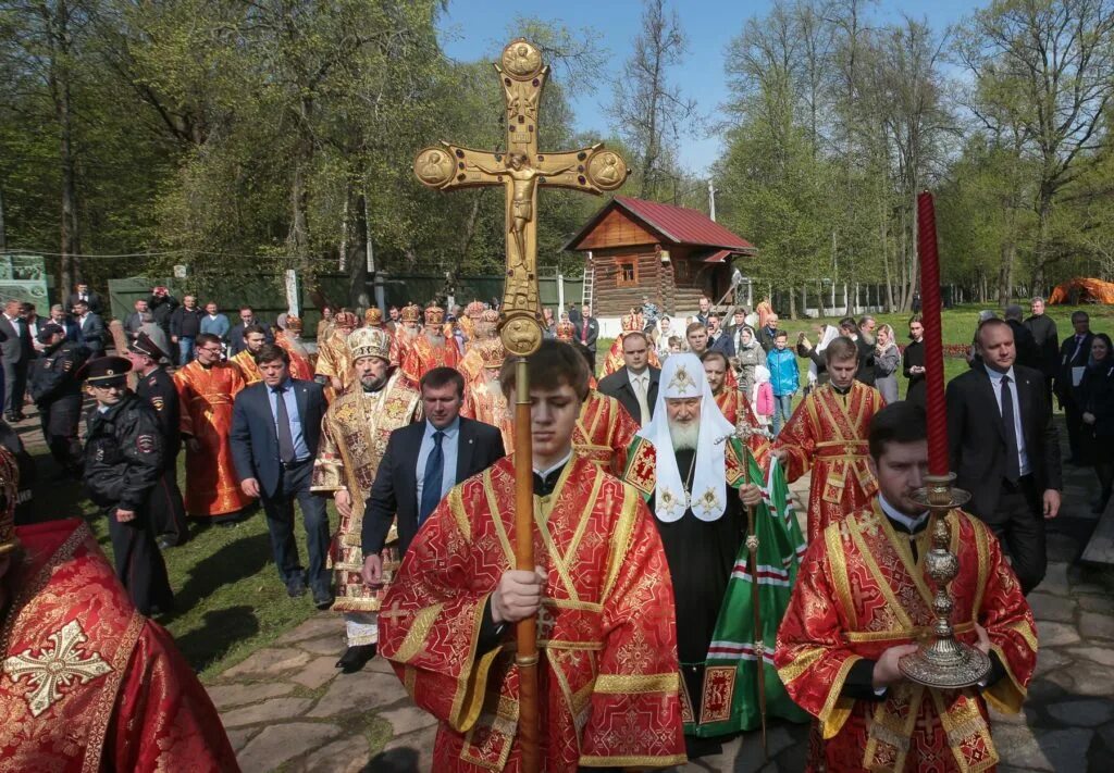 Новомученики в бутове. Бутовский полигон храм. Бутовский полигон храм. Бутовский полигон храм новомучеников. Новомученики в бутове.