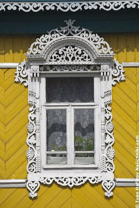 Суздаль наличники старинные. Злынка брянская область резной дом. Наличники на окна деревянные. Злынка музей наличников. Наличники брянск.