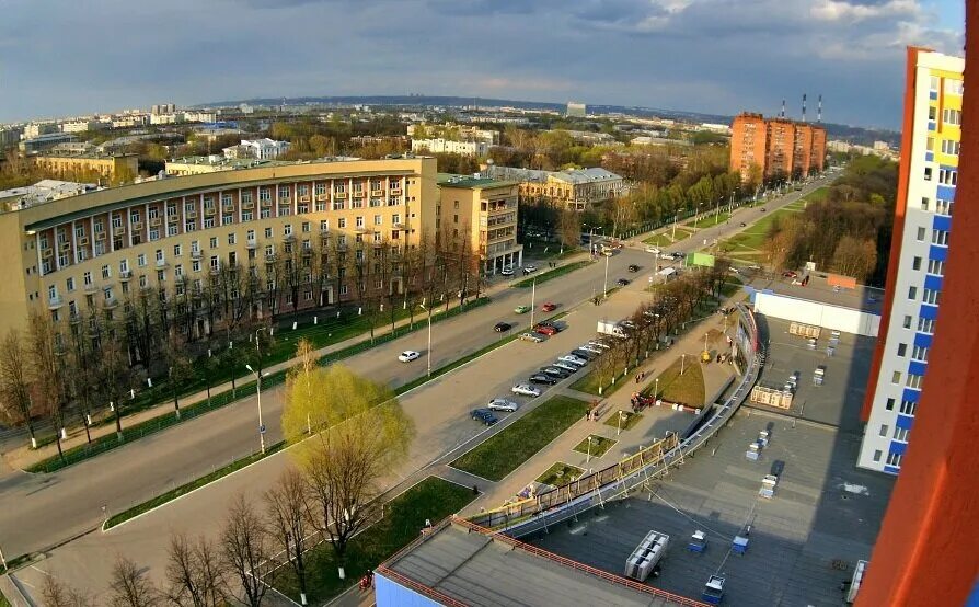 Молодежный куплю нижний новгород. Нижний Новгород Автозаводский район проспект молодежный. Радиусный дом на автозаводе Нижний Новгород. Радиусный дом в Нижнем Новгороде Автозаводский район. Автозаводский парк, Нижний Новгород, молодёжный проспект.