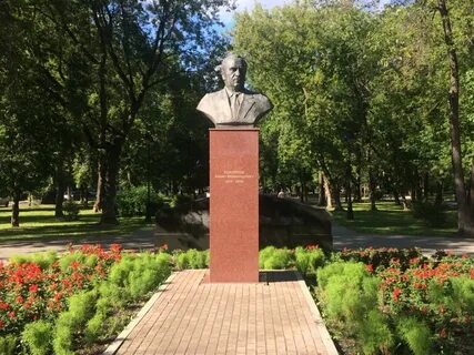 Памятники б