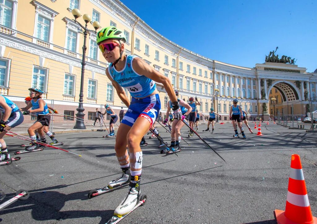 Спринт санкт петербург. Спринт на Дворцовой. Лыжные гонки летний Чемпионат. Спринт на Неве. Спринт на Дворцовой 2023.