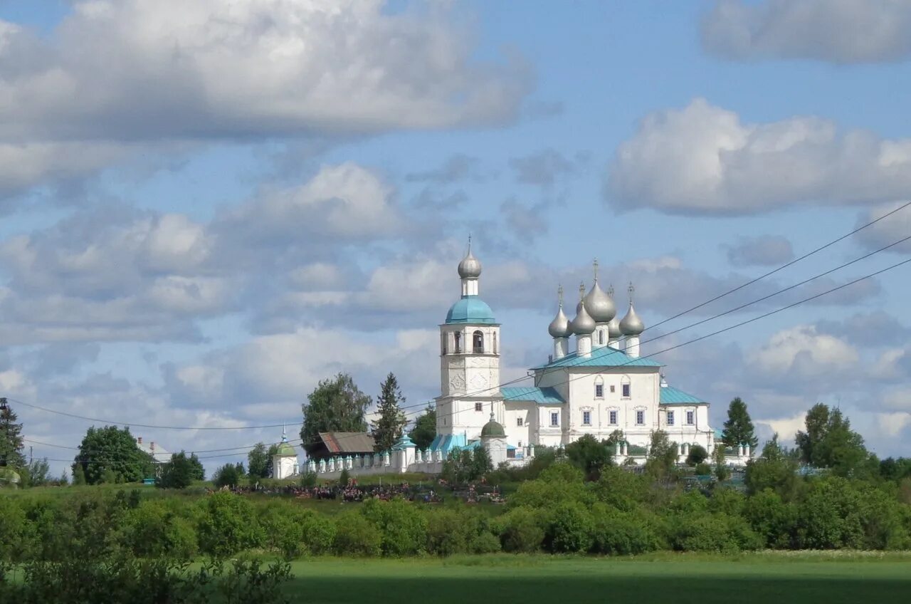 Кадников вологодская область. Кадников Вологда. Ильинский Погост кладбище. Кадников город на Холме. Кадников Засодимье.