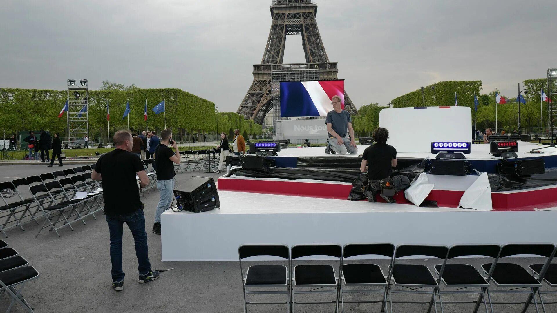 Французы сейчас. Выборы во Франции 2022. Франция сейчас. Протесты во Франции сейчас. Франция сегодня.