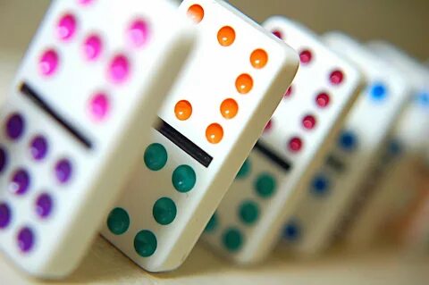 Domino me