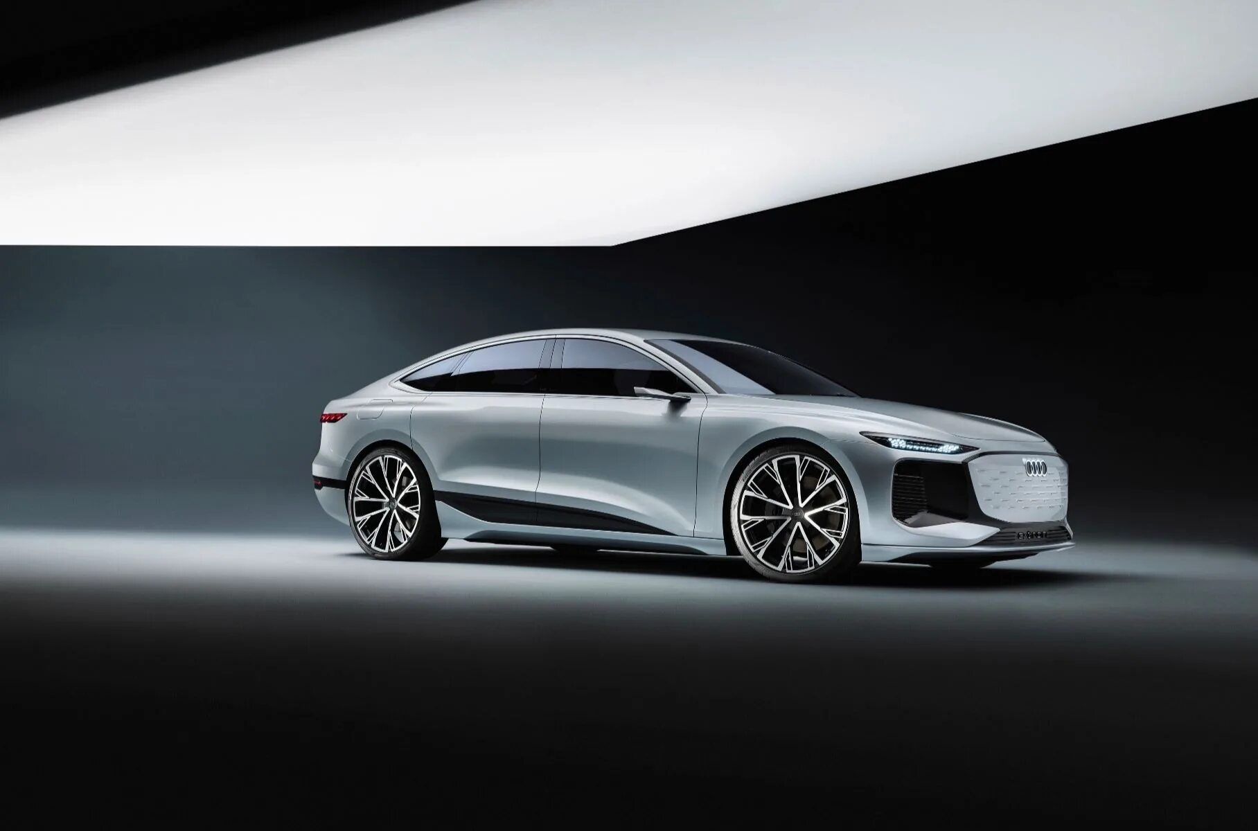 Audi rs avant 2021. Новые ауди 2021. Audi q4 e-tron. A3 sedan 2021. Audi q8 2021.