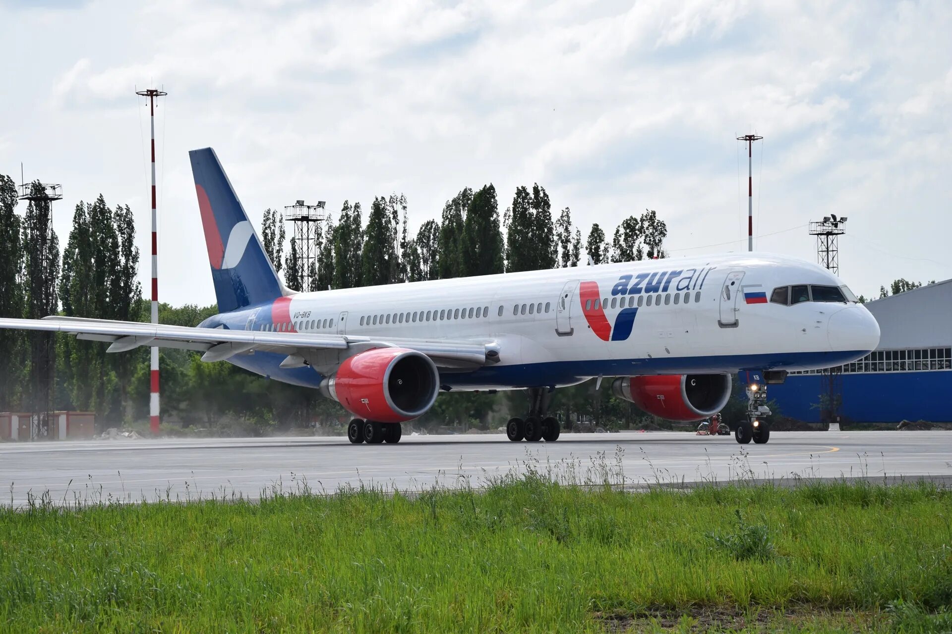 Новости эйр. Авиакомпания Azur. Azur Air самолеты. Азур Эйр Russia. Чартерные авиакомпании России.