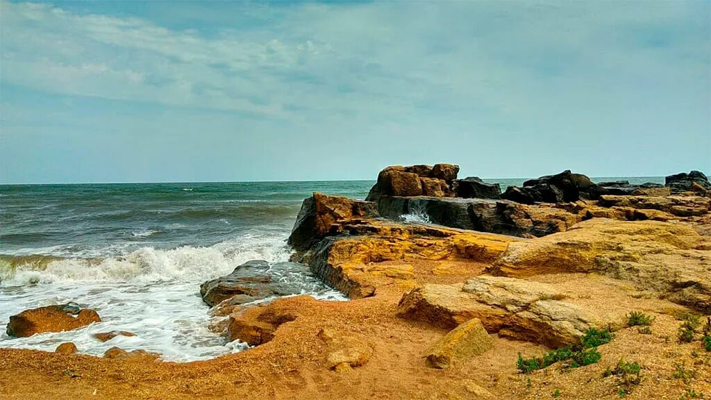 каспийский берег дагестан отдых. каспийское море махачкала пляж. каспийское море дербент. андреевка каспийское море. каспийск санаторий дагестан.