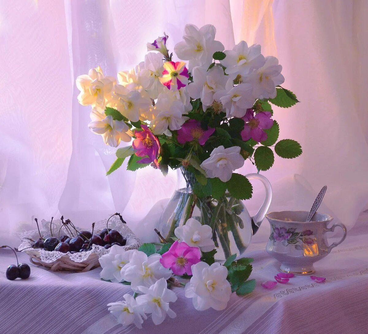 Добрый вечер весенние картинки красивые женщине. Утренние цветы. Красивые цветы в вазах. Доброе утро цветы. Утренний букет.