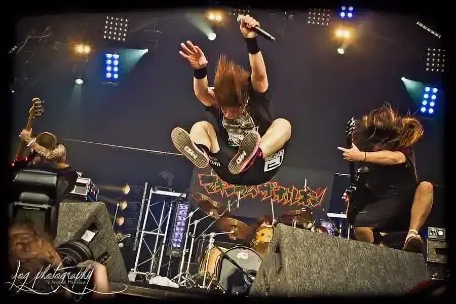Maximum the hormone перевод. Maximum the hormone дайсукэ цуда. группа maximum the hormone. дайсукэ цуда maximum the hormone 2025. maximum the hormone состав.