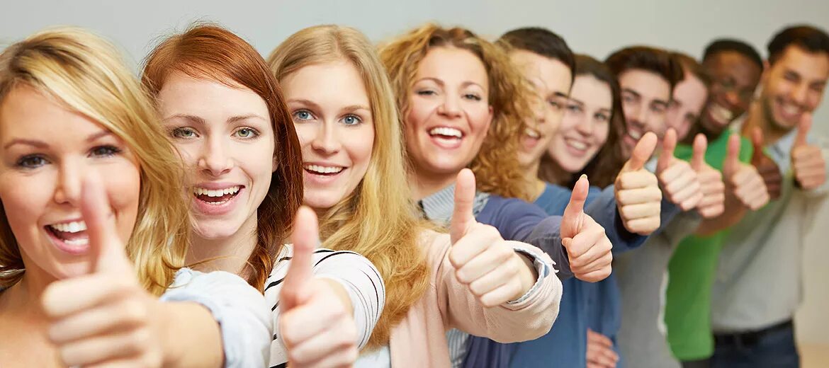 На очереди 7 человек. На очереди 7 человек. Поток клиентов. Собеседование. Очередь ноги.