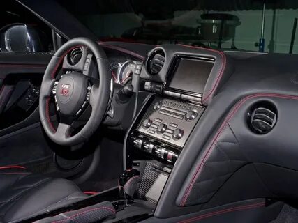Nissan gtr салон