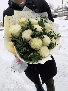 Белые розы мужчине