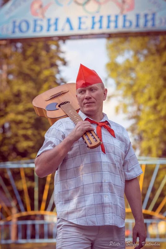 Пионерская вожатая. Вожатый. Пионер вожатых. Пионерская вожатая. Пионерский лагерь ссср пионервожатые.