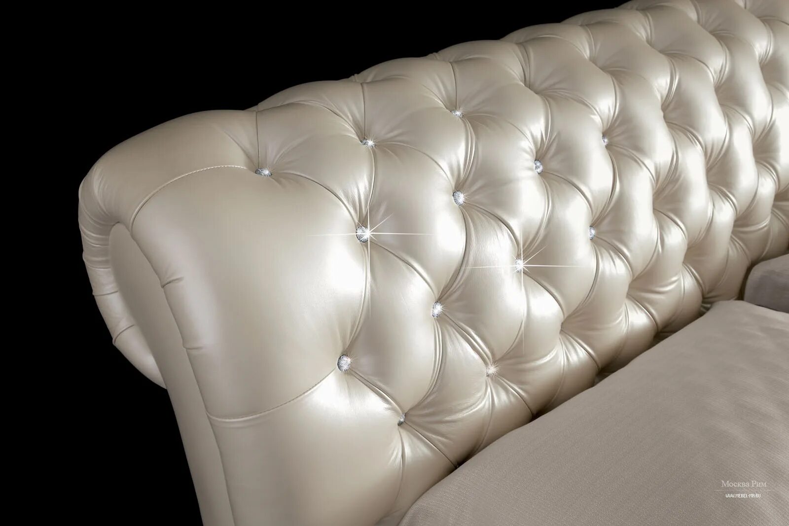 Диван честер раскладной велюр. Диван честер-2 barhat salmon. Мягкий диван со стразами. Диван честер 3-х местный. Диван со стразами.