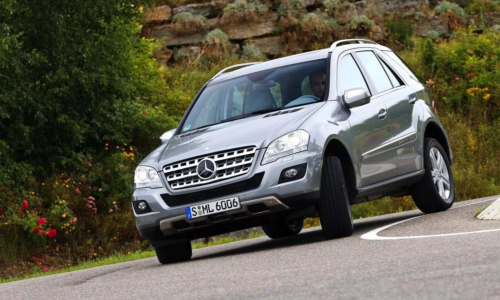 Мл 350 видео. Mercedes-benz ml 350 4matic. мерседес мл 350. мерседес 350 4matic. мерседес мл 350 матик.