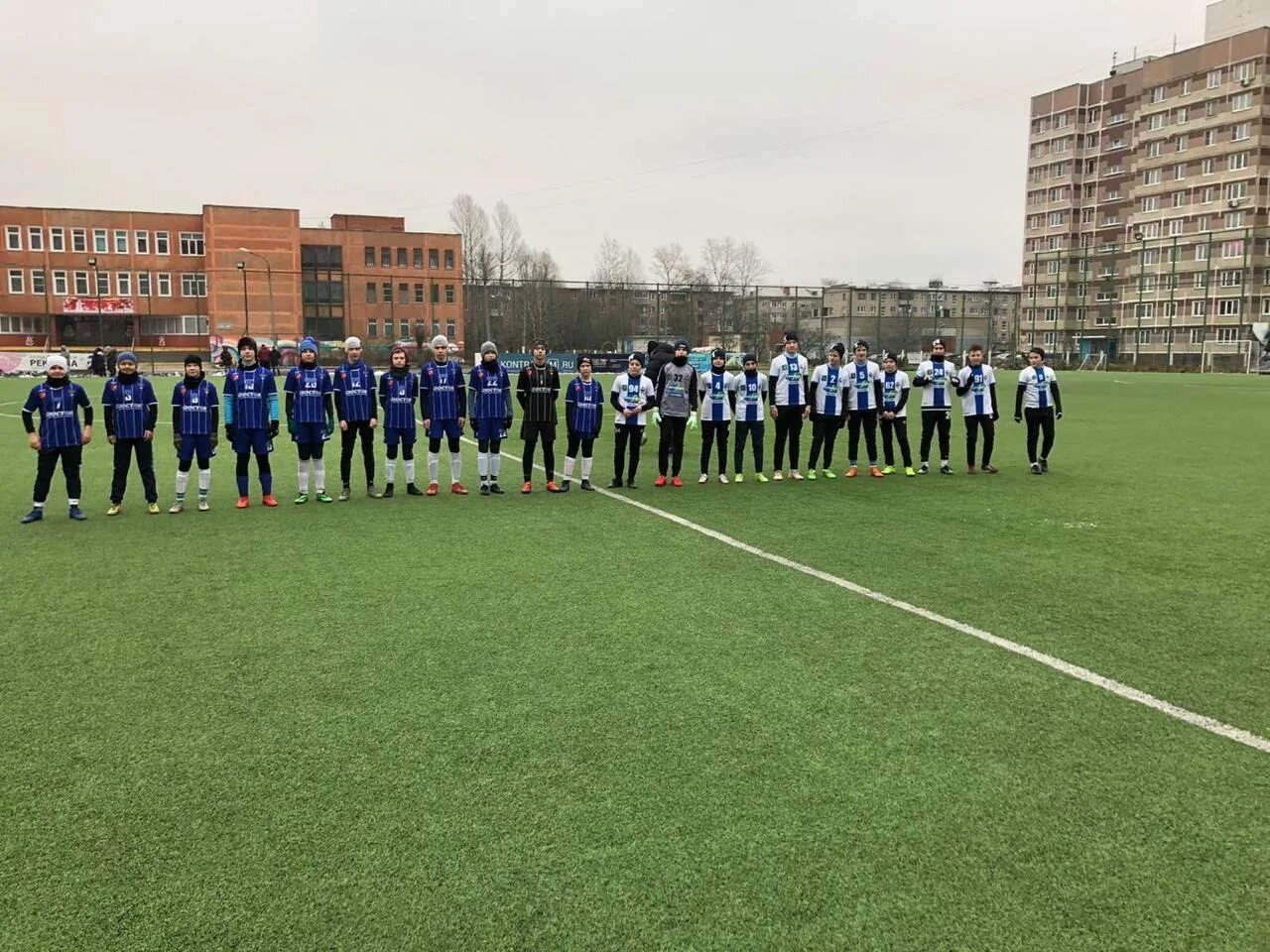 Футбольное поле в питере. Тактика 4 4 2 футбол. Фк восток электросталь. Естественное поле футбол. Футбол поле.
