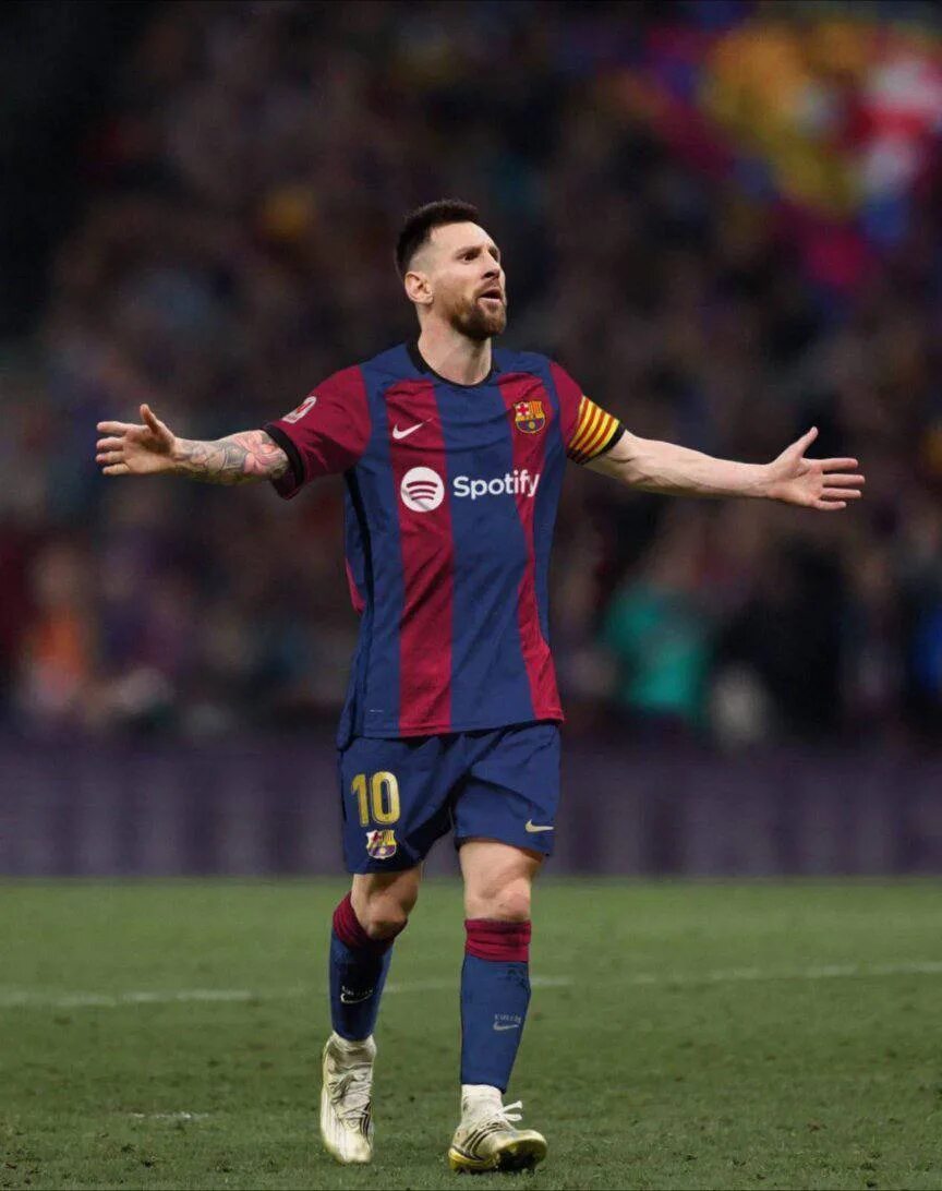 Сколько лет месси в 2024. Лео Месси. Messi в Барсе. Leo Messi 2023. Лео Месси 2022.