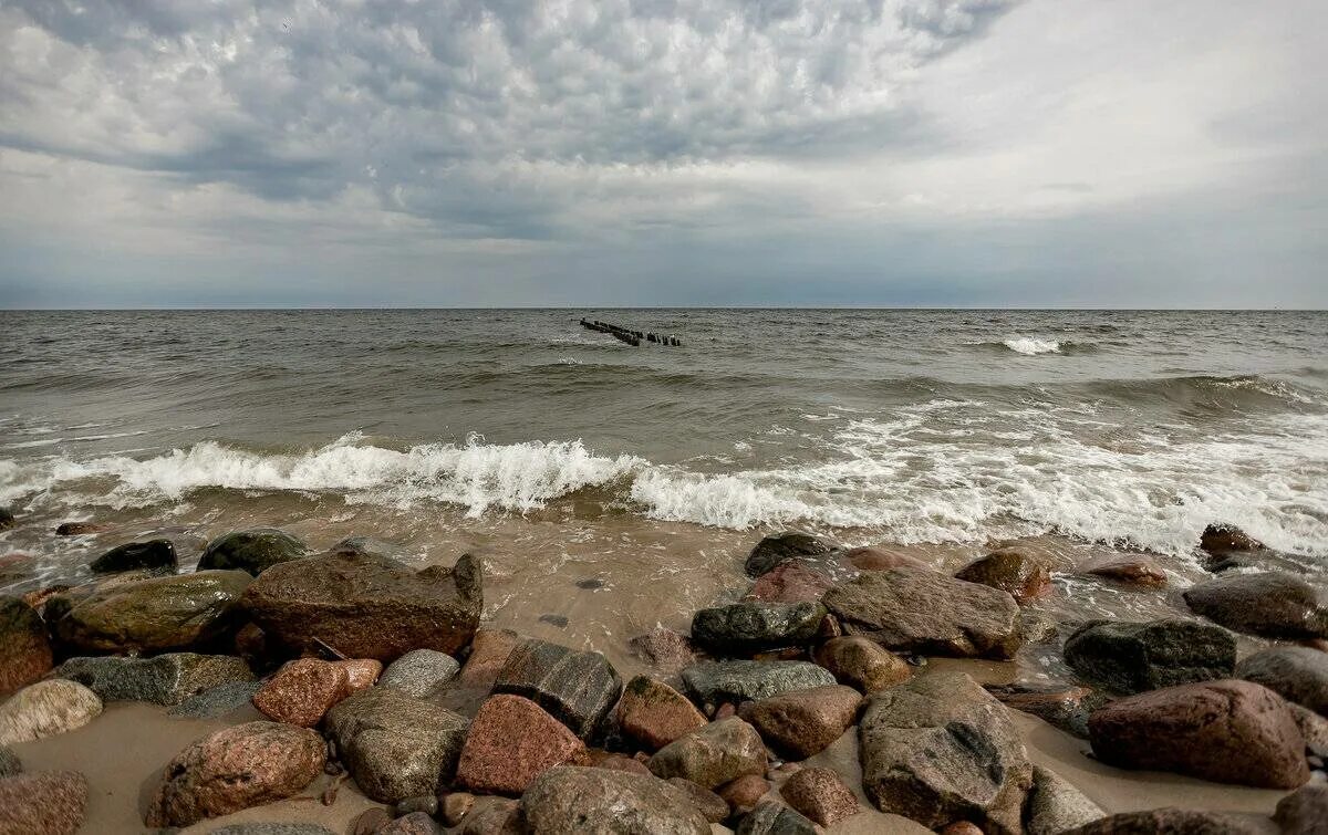 Зеленоградск любуйтесь морем. Балтийское море Светлогорск. Светлогорск Калининградская область Балтийское море. Балтика Светлогорск море. Балтийское море Калининград.