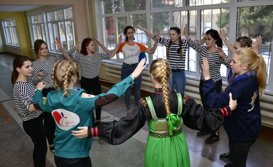 парус вожатые