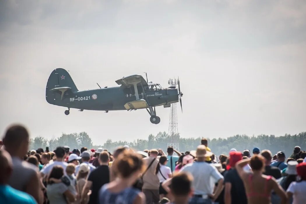 Авиашоу мочище 2024. Авиашоу в Мочище Новосибирск. Авиашоу в Новосибирске 2023 в Мочище. Мочище авиашоу в Новосибирске 2018. Аэродром Мочище Новосибирск авиашоу 2023.