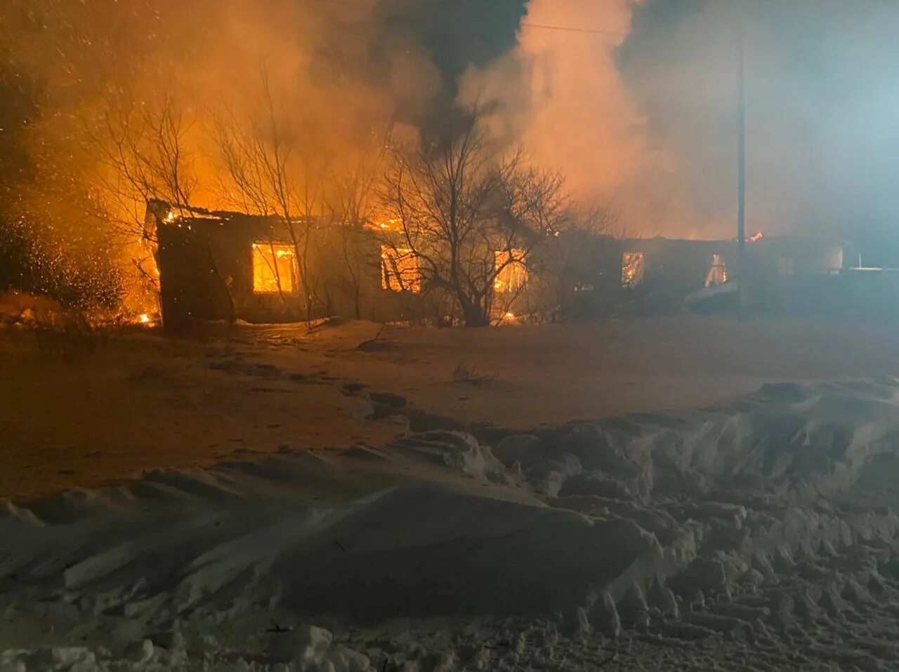 Первомайск оренбургская область погода на неделю. Пожар Кушкуль Оренбург. Пожар в Оренбурге вчера. Пожар г Ясный Оренбургской области 2.01.2021. Пожары за сутки в Оренбургской области.