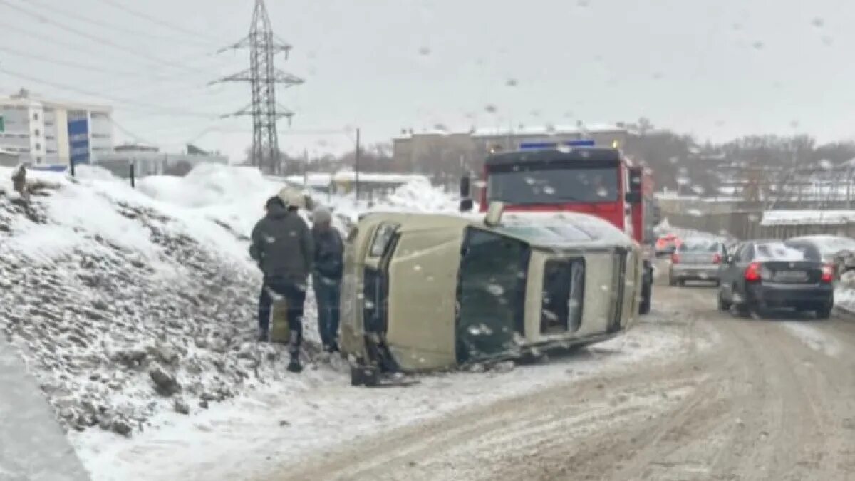 Происшествие дтп чп сегодня. Авария в Кошелеве Самара 24.10.2022.