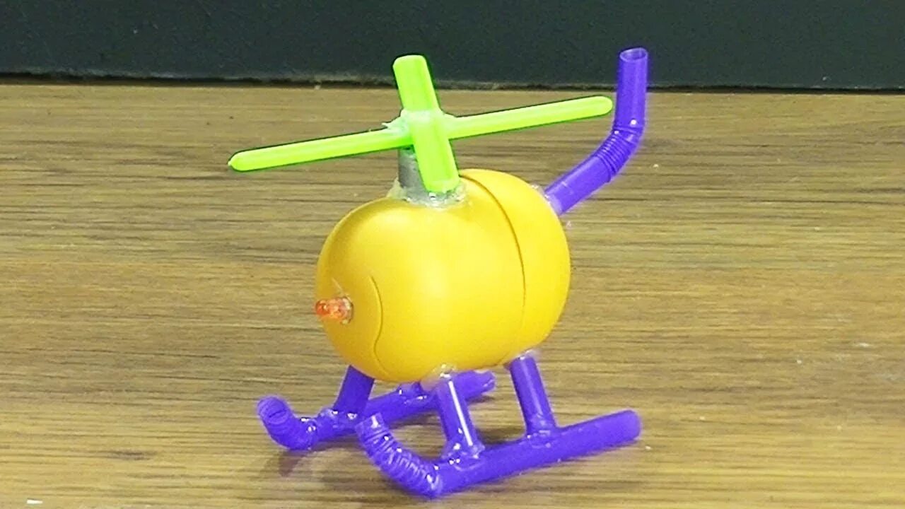 Вертолет из бросового материала. Вертолет из бутылки поделка. Вертолетик руками. Вертолетик руками. Самолёт из пластиковой бутылки.