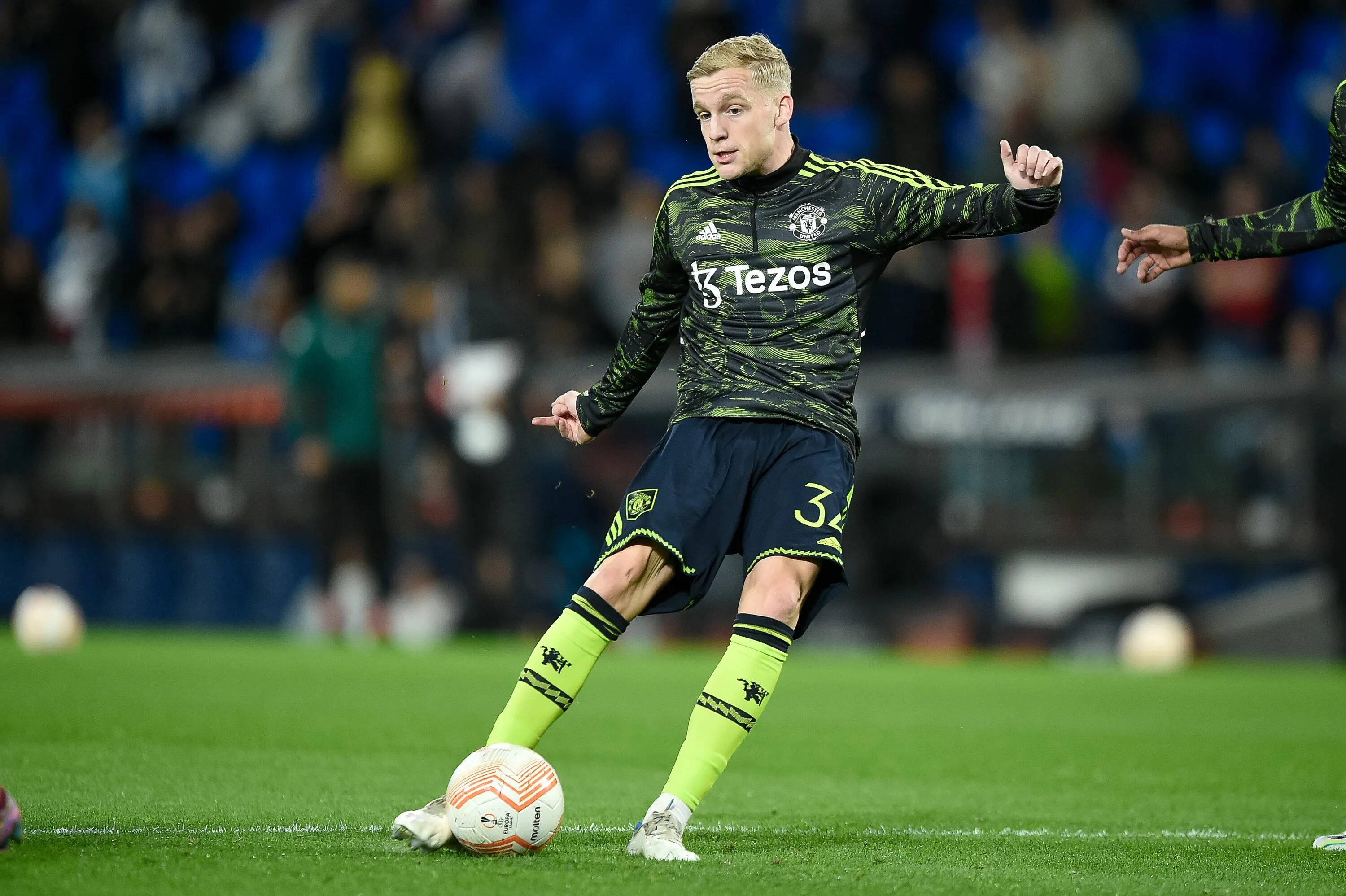 Ван гоу. Van de Beek футболист 2022.