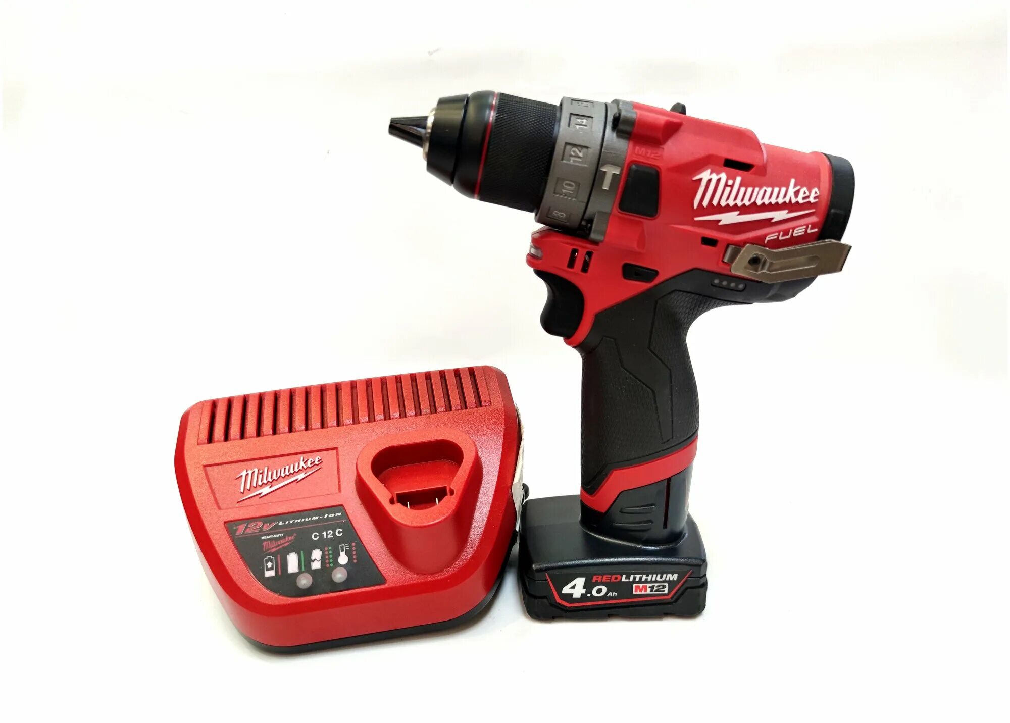 M12 fpd2. Аккумуляторная дрель-шуруповерт milwaukee m12 bdd-202с 4933441915. шуруповерт milwaukee. ударная аккумуляторная дрель-шуруповерт milwaukee m18 blpd-202x 50 н·м.