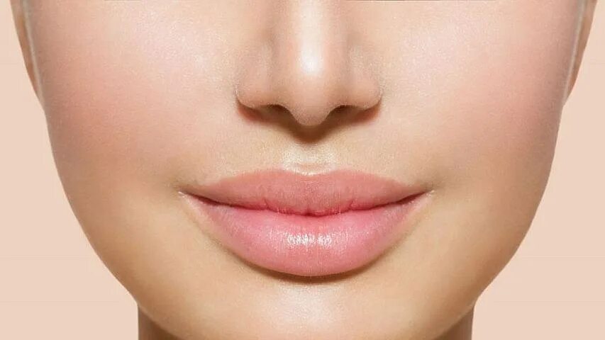 Guby. Пухлые губы. Красивая форма губ. Натуральные губы. Фото губ.