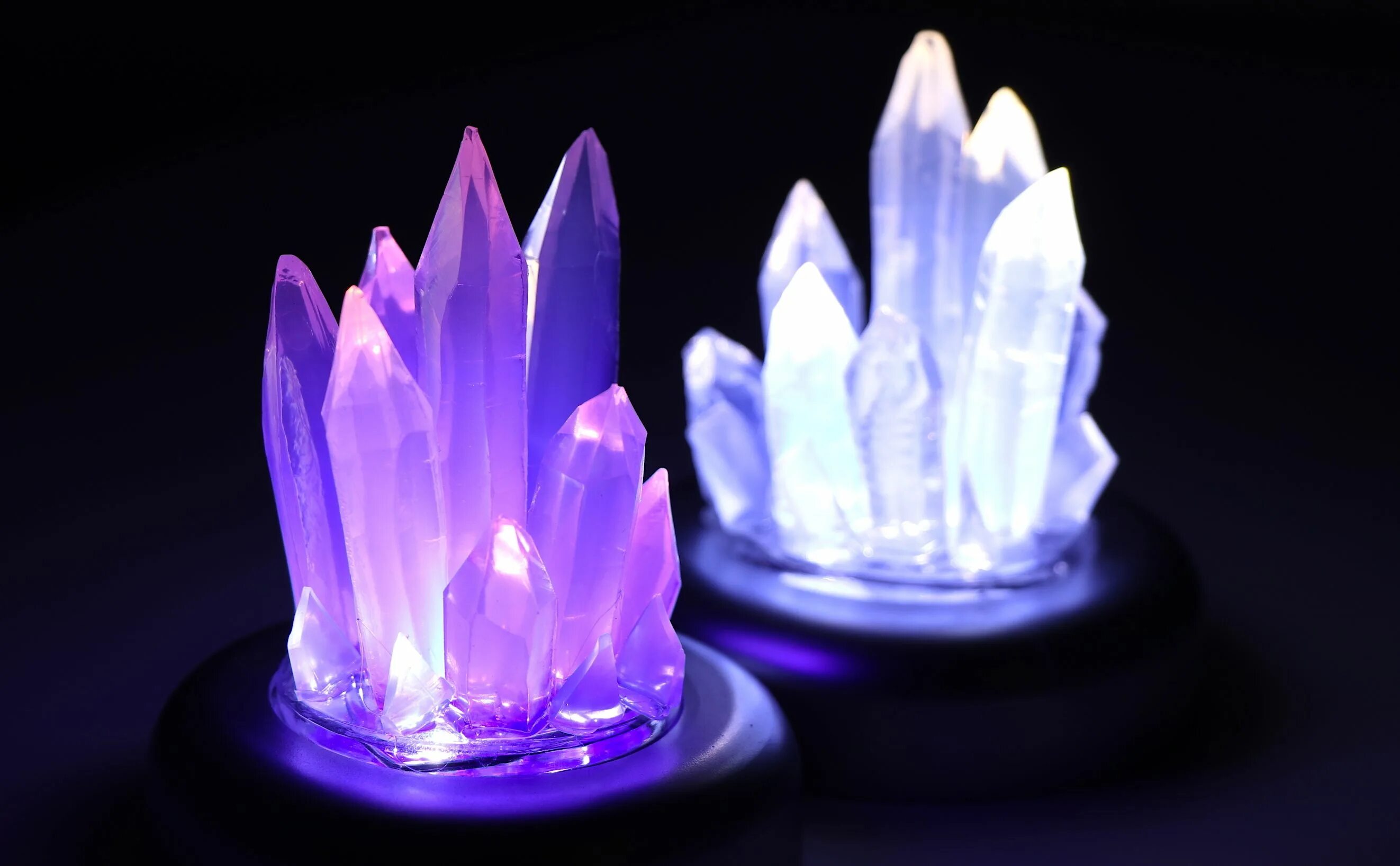 Crystal made. Кайбер Кристалл фиолетовый. Кристальная лампа. DIY Кристаллы. Фонарь с кристаллом.