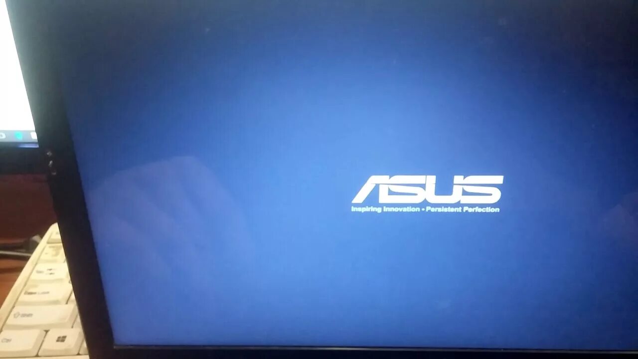 Asus забытый пароль. Асус ноутбук на пароле. Пароль на биосе ASUS. Сбросить пароль биос ноутбук ASUS. Сброс биоса на ноутбуке ASUS x551.