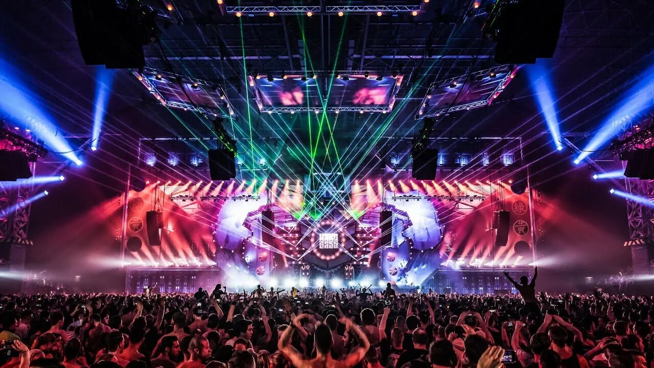 Жесткая мелодия. Фотосессия в стиле техно. Включи жесткую песню. Хард басс скул группа. Включи жесткую песню.