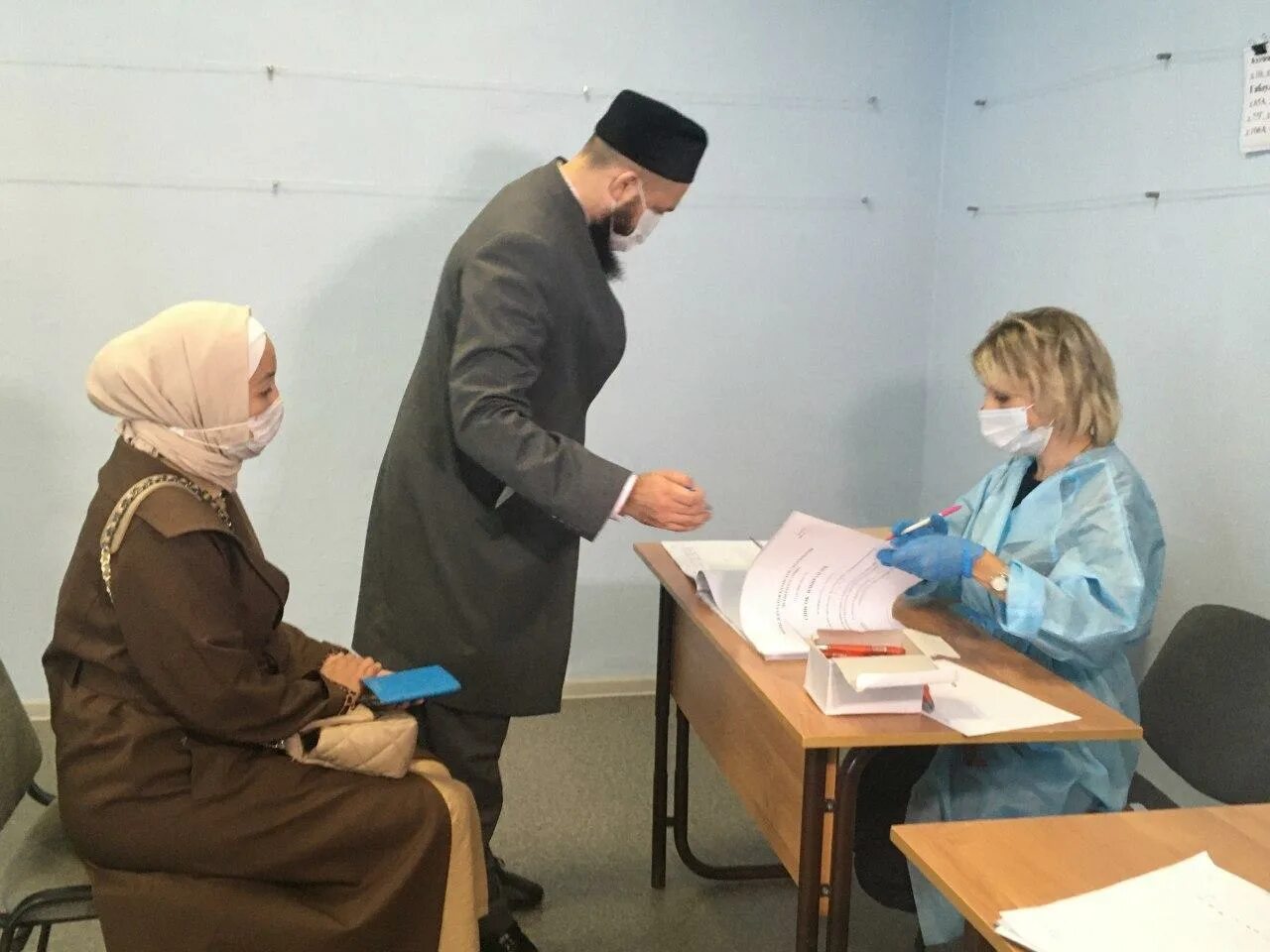 Как проголосовал татарстан. Жена муфтия Татарстана Самигуллина. В Уфе проголосовал муфтий.