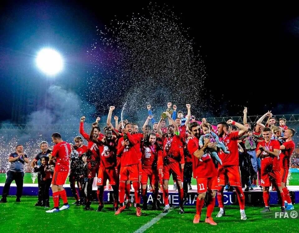 Armenian only fans. Armenian football fans. Armenian football. Армянские футбольные болельщики. Фанат армении.