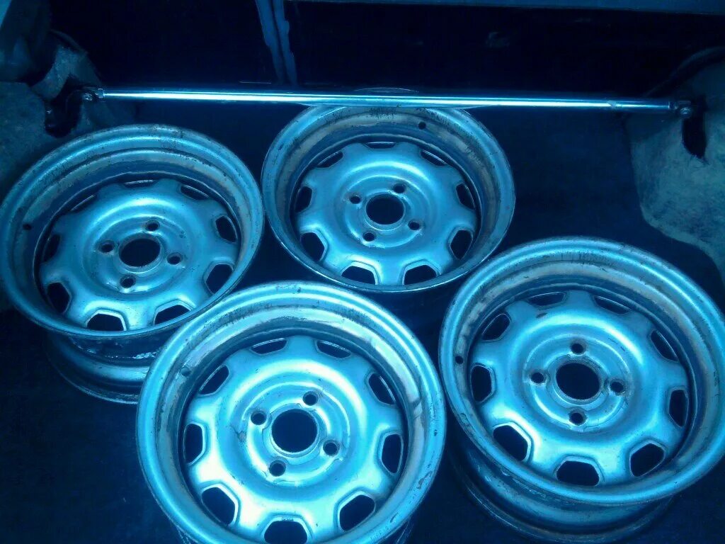 4 100 56.1. Штамп r15 4 x 100 для разварки. 4 100 r14 штампы тойота. хромированные штампованные разварки r14. диски штампованные r15 4х100 звезда.