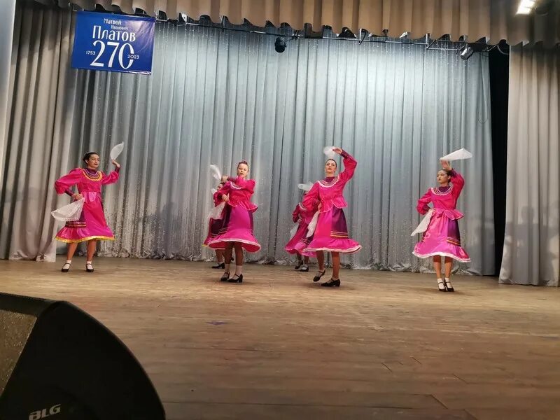 Казачок екатеринбург. Дневник казачки деревенская. Станица архонская. Фестиваль казачок. Фестиваль казачьей песни.