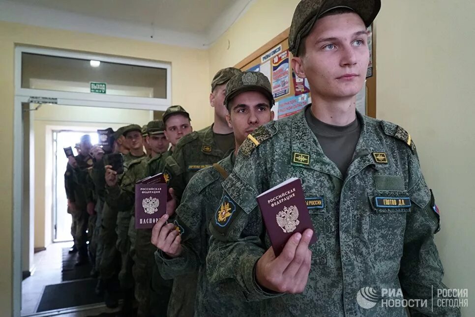 Военнослужащие на выборах. Выборы в воинских частях. Военнослужащие голосуют. Голосование военнослужащих.