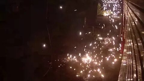 Песни обрывал провода