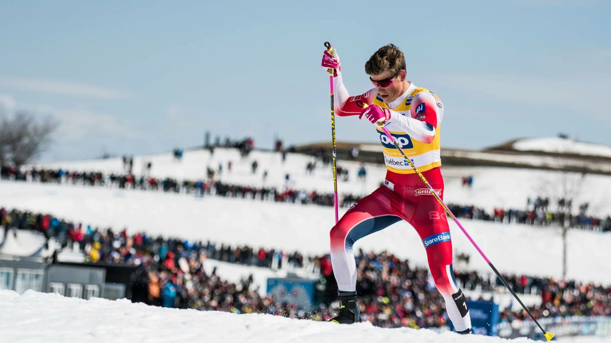 Кросс кантри скиинг. Лыжник в прыжке. Вылегжанин максим биатлон. Подывотье большунов. Самый крутой лыжник.