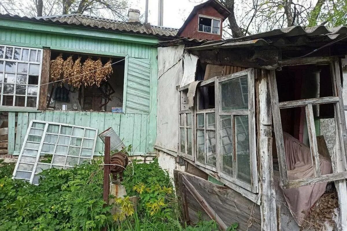 Время обстрелов в белгороде. Частный дом. В селе. Белгород обстрел.