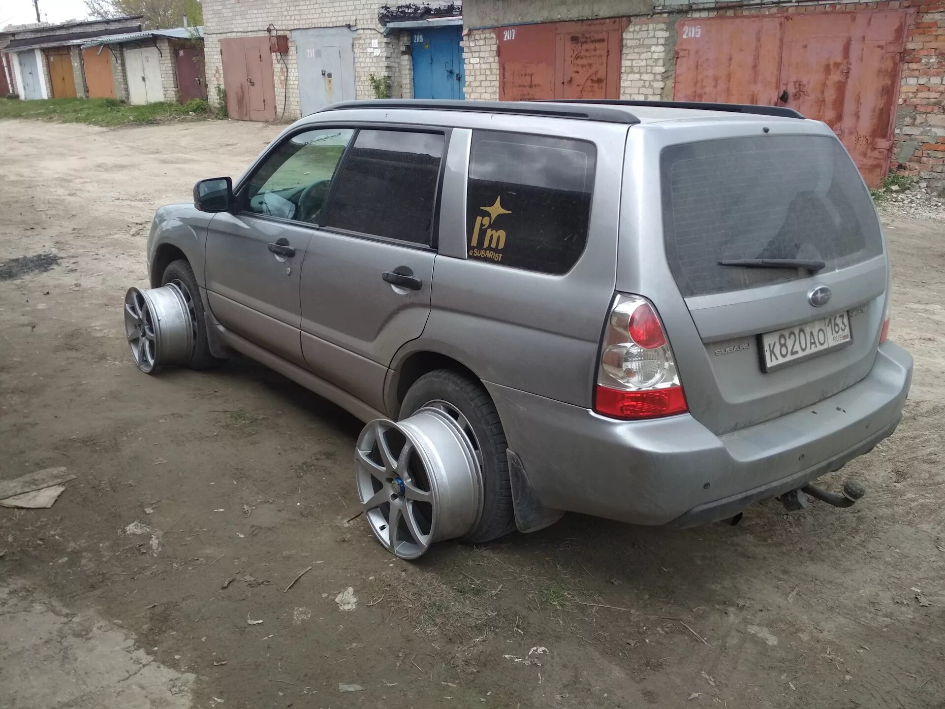 Forester sg 225 55 17. Forester sg 225 55 17. Forester sg 2007 диски. Subaru forester sh r18. Передние колеса субару форестер.