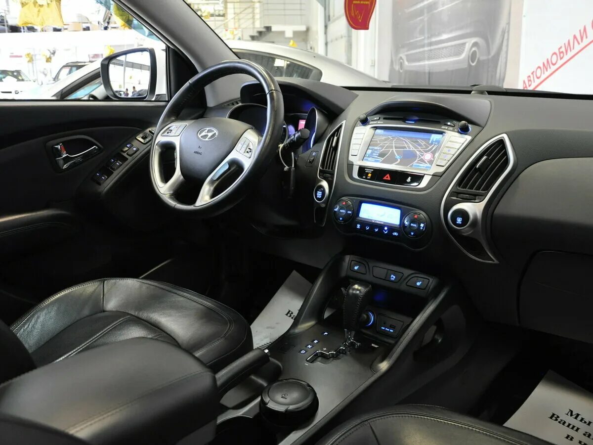 Hyundai ix35 комплектации. Hyundai ix35 2013. Хендай ix35 комплектация Люкс. Ix35 2013 салон.