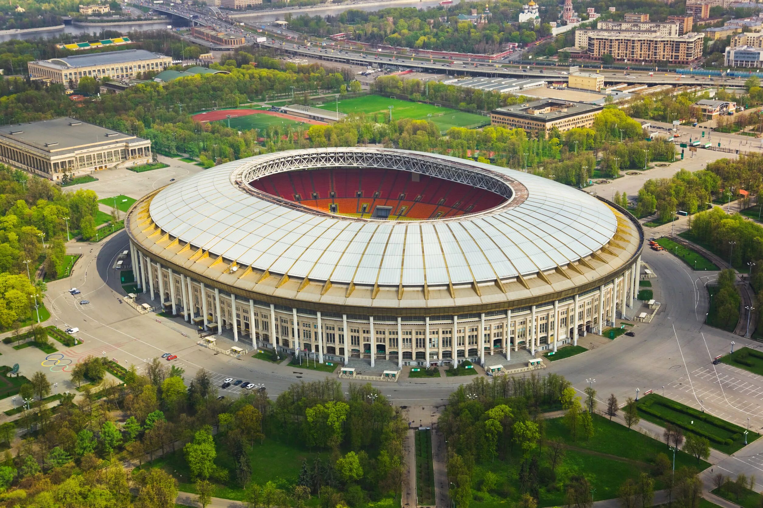 Стадион википедия. Олимпийский комплекс Лужники Москва. Стадион Лужники Москва. Олимпийский комплекс Лужники стадион. Лужники Арена Москва.