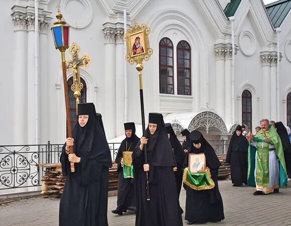 Подворье Серафимо-Дивеевского монастыря. Арзамасское подворье Серафимо-Дивеевского монастыря. Подворье Свято Троицкого Серафимо Дивеевского монастыря в Москве. Арзамасское подворье Арзамас. Расписание дивеевского подворья