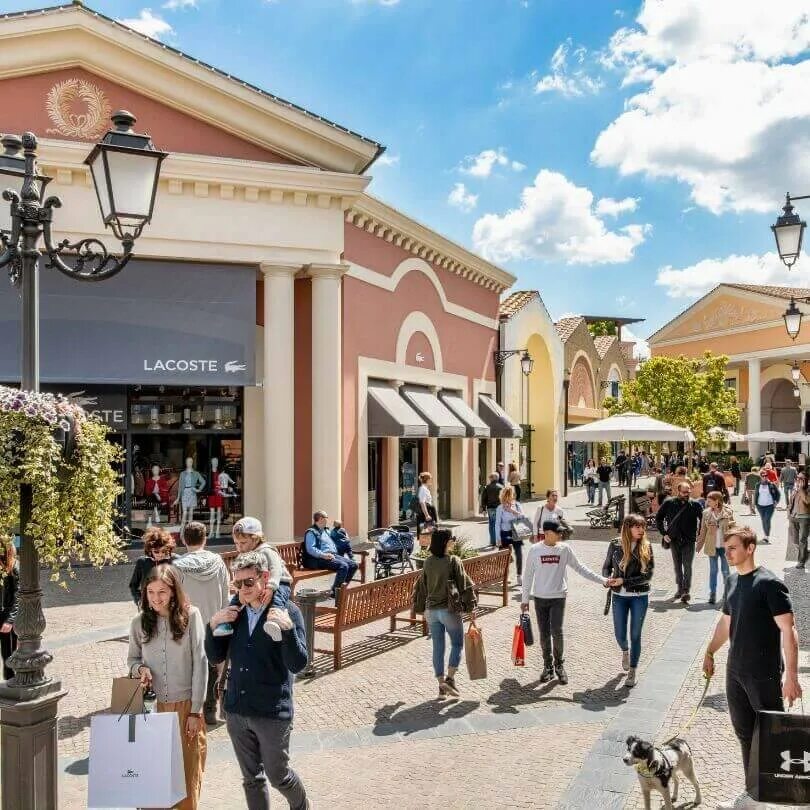 Лацио castel romano designer outlet. Аутлет в риме. Кастель романо. Лацио castel romano designer outlet. Castel romano designer outlet.