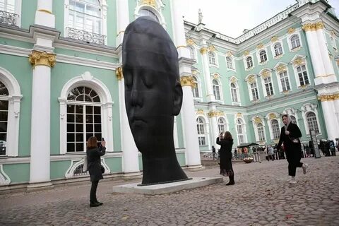Эрмитажу около