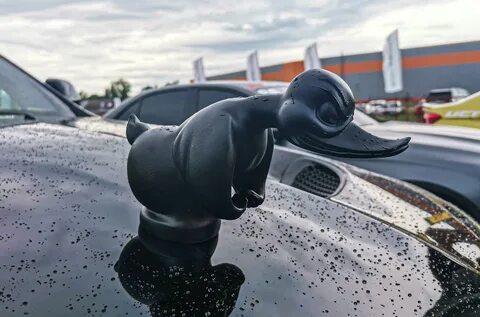 Утка на капот автомобиля