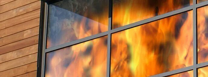 Пожарные окна в здании. Противопожарные стеклопакеты. противопожарное остекление. огнестойкие стеклопакеты. огнеупорные окна.