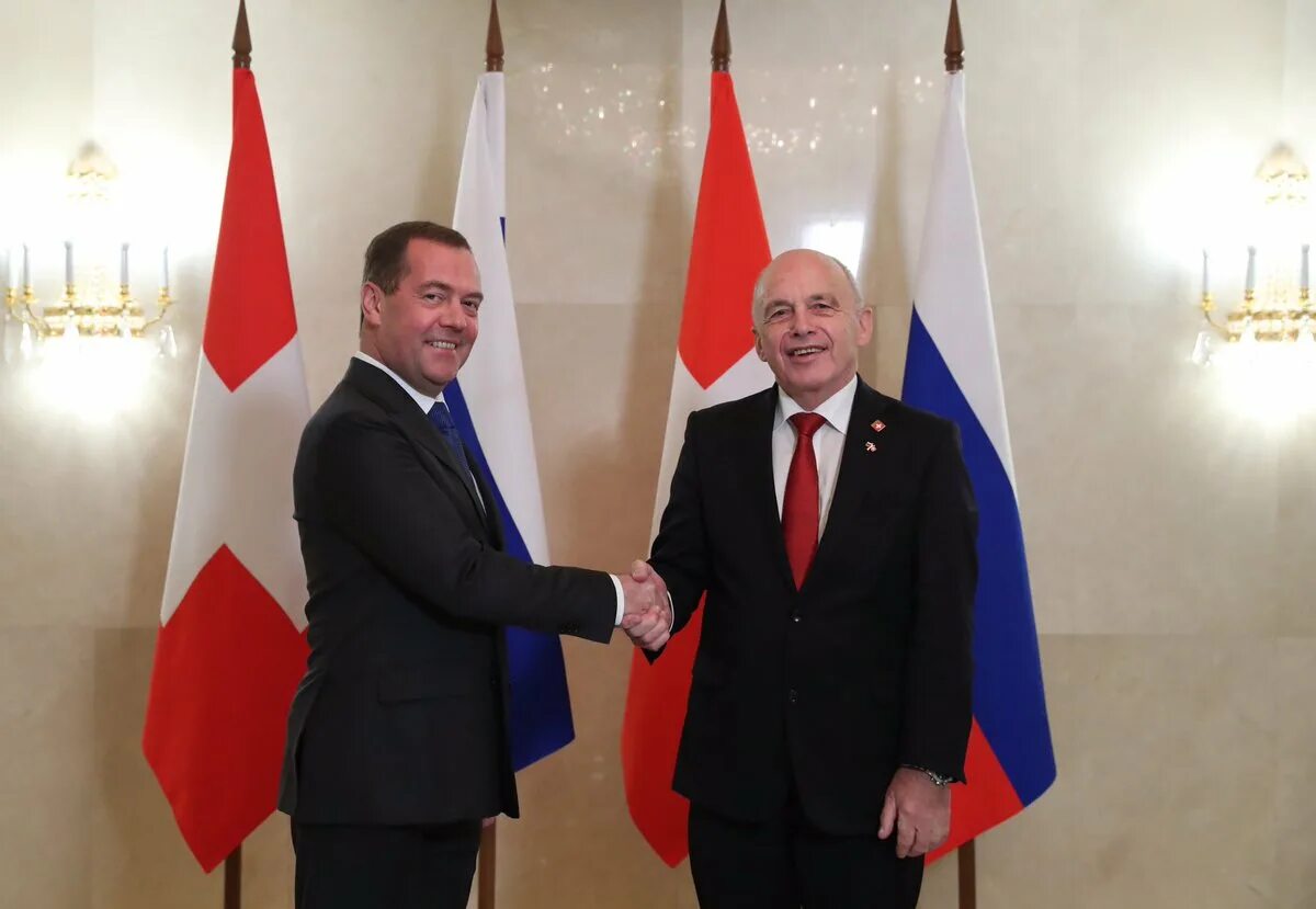 Швейцария переговоры россии. Премьер министр Швейцарии. Визит Медведева в Швейцарию.